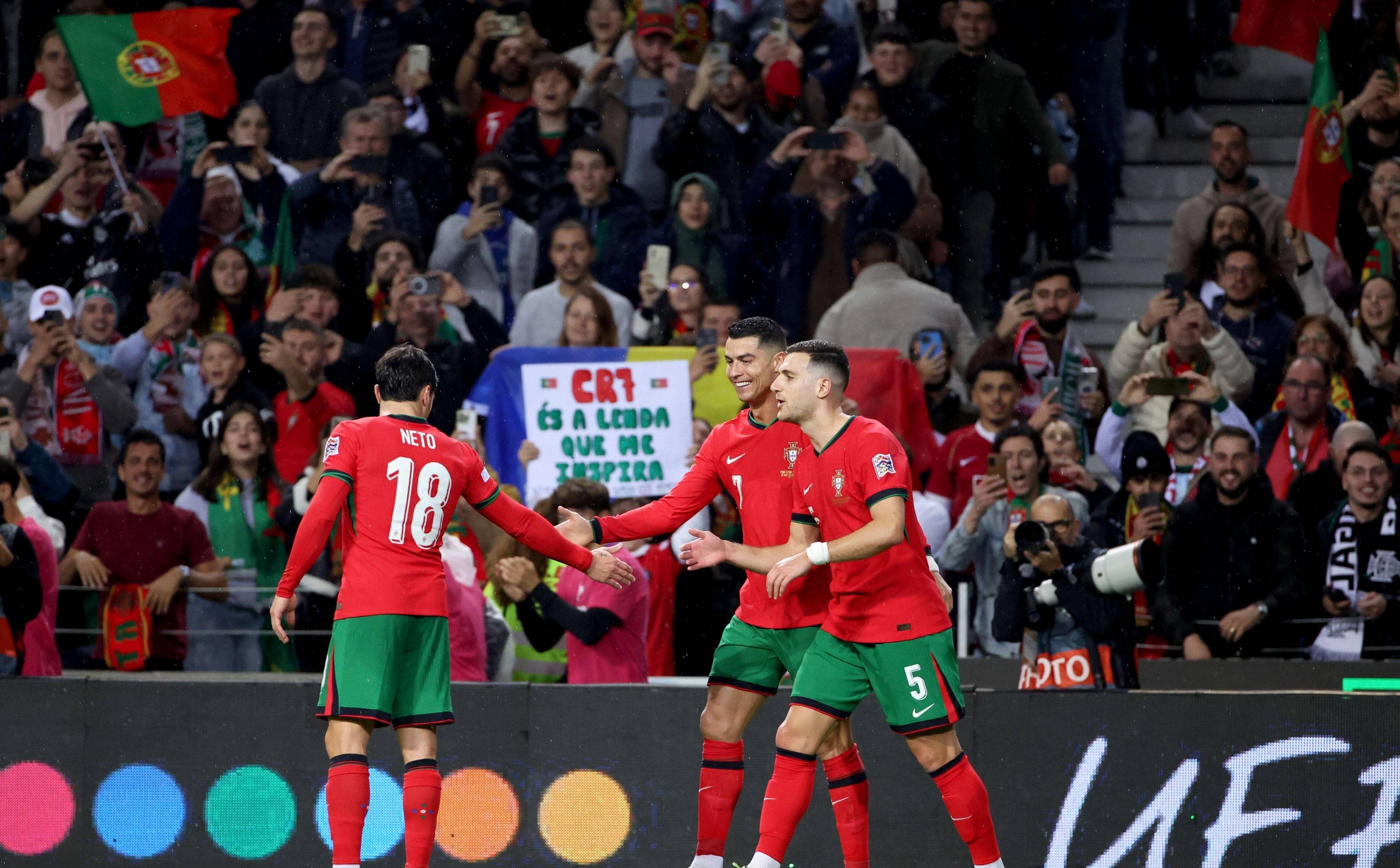 法国国家队携小组第一出线欧国联八强