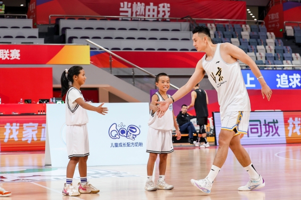 包含亚洲巨星联赛全明星周末精彩花絮直击，高光时刻回放的词条