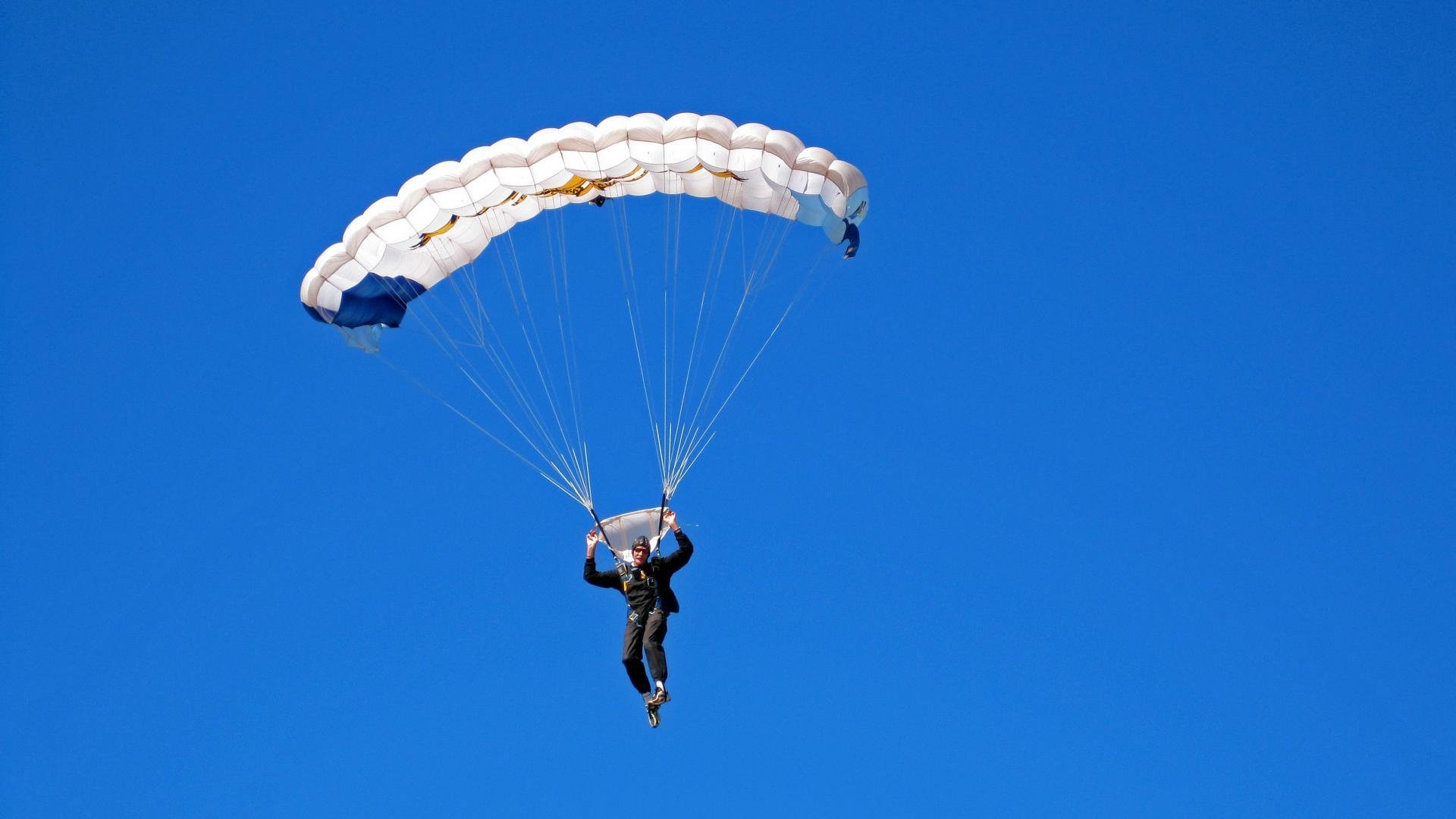 Faker意外战胜勇士，出色发挥引爆全场！再创辉煌时刻